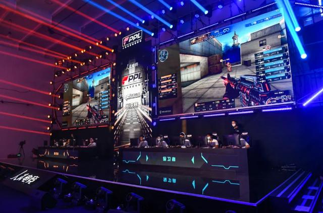 真的负责任！ Chovy 的Tsar闪现推倒了三个Rulers，而Zeli的电击击杀了GEN3-2NS