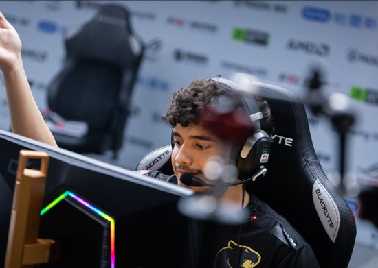 LCK选手的多巴胺穿搭：T1全员自信非常