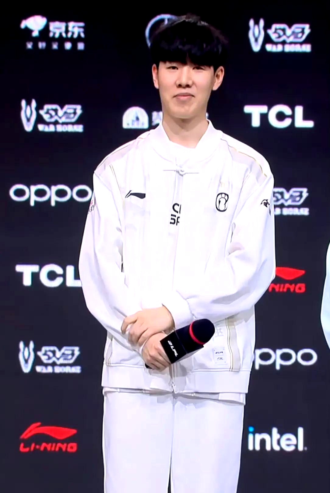 VIT官宣新赛季阵容：Perkz＋Carzzy