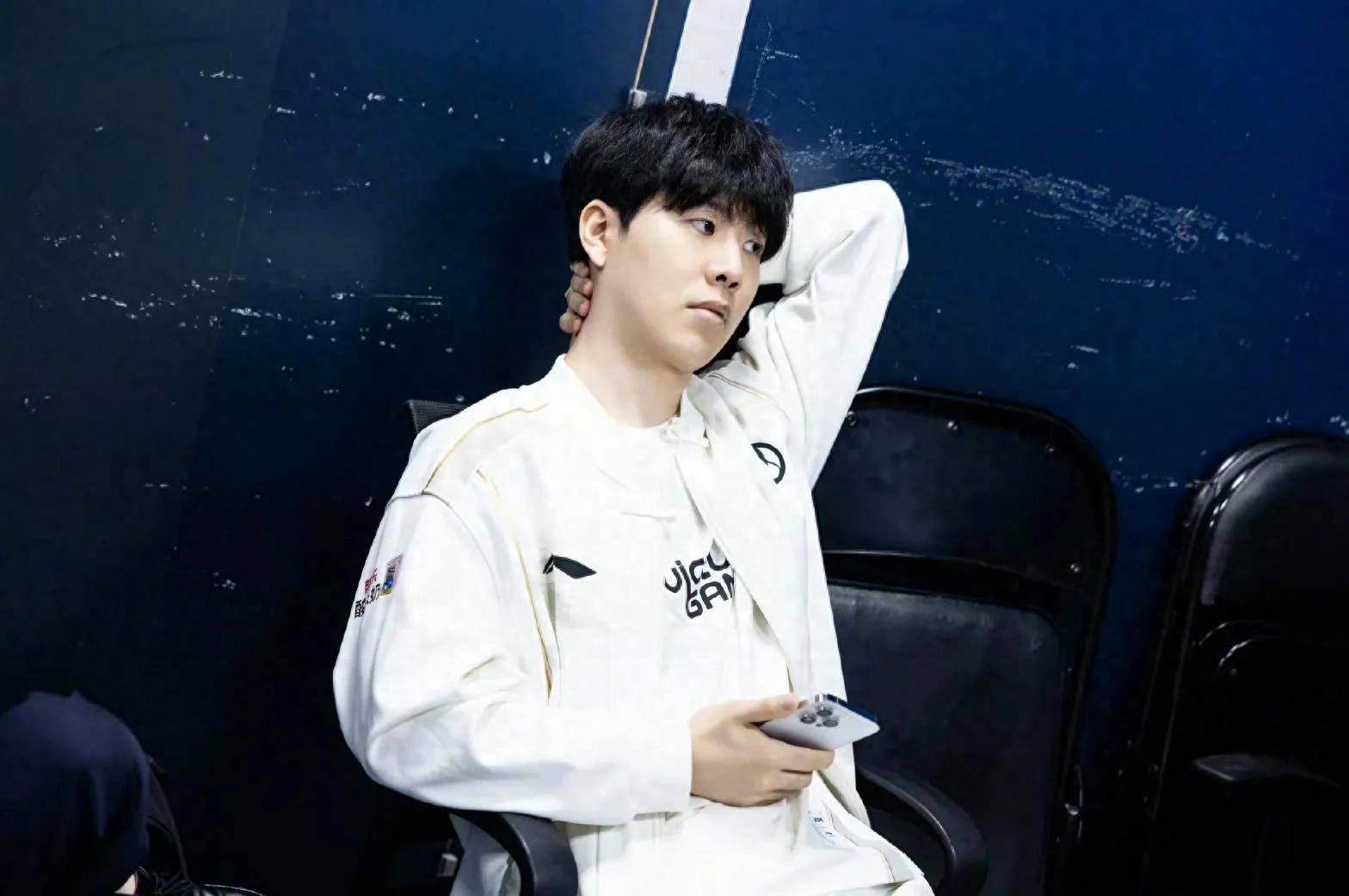 LOL官方回顾上周TOP5： JackeyLove 两次上榜，Crisp Riel表现惊艳