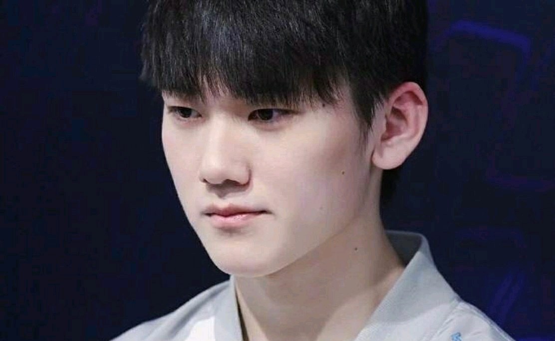 3DMAX 已正式与选手续签合同